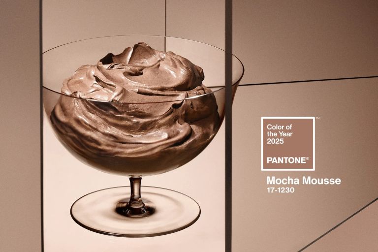 Mocha Mousse: A cor do ano 2025 da Pantone